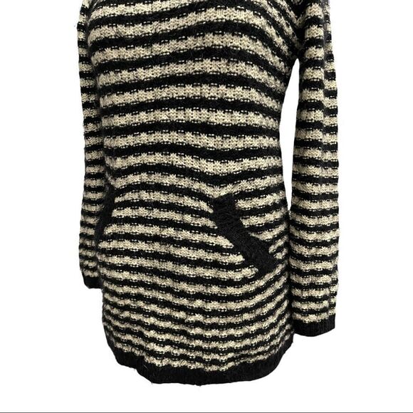 Mirumi Black And White Striped Eyelash Tunic Sweater Sz M - Picture 4 of 11